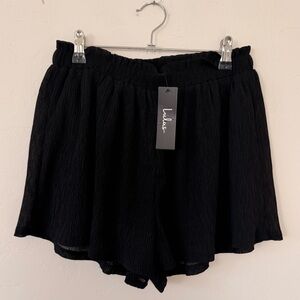 Lulu’s NWT Black Dress Shorts Size S